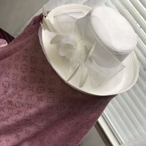 White spring summer Hat 💕